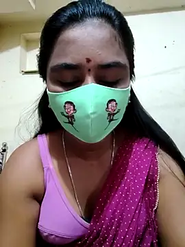 mini-queen online show from 09-28-25, 03:23