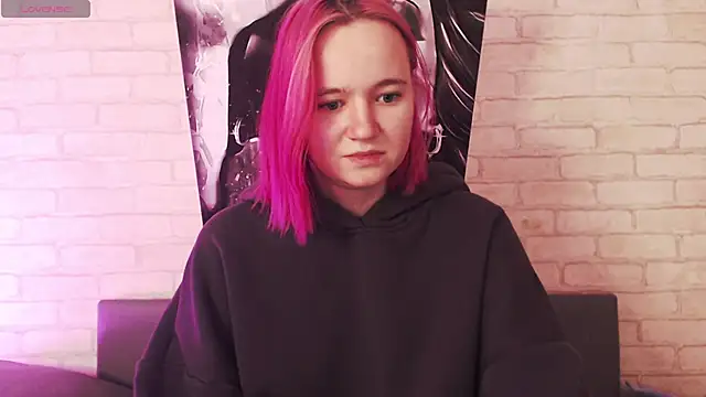 Ericha Stone online show from 09-23-25, 01:41