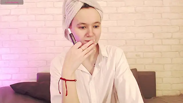 Ericha Stone online show from 03-22-26, 01:42