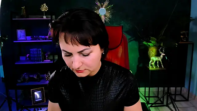 HelenBeler online show from 12-19-25, 12:34