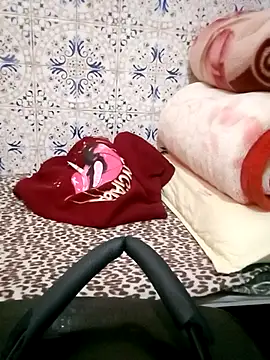 Mayamimi online show from 11-18-25, 01:37