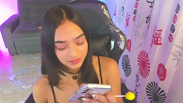 Snapshot of Gia_flame_ chatting on 09-24-25, 05:33 Gia flame  online show from 09-24-25, 05:33