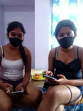 Snapshot of 3xgirls chatting on 01-15-26, 07:02 3xgirls online show from 01-15-26, 07:02