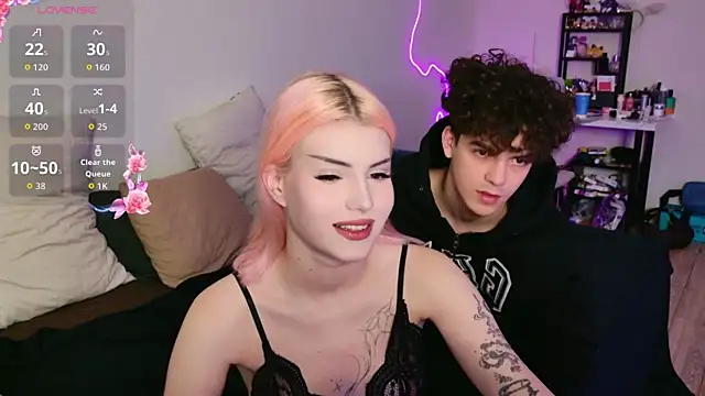 Snapshot of Alice18James chatting on 09-13-25, 06:40 Alice18James online show from 09-13-25, 06:40