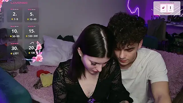 Snapshot of Alice18James chatting on 10-07-25, 07:44 Alice18James online show from 10-07-25, 07:44