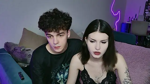 Snapshot of Alice18James chatting on 10-10-25, 05:12 Alice18James online show from 10-10-25, 05:12