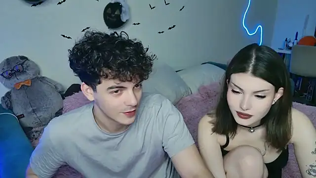 Snapshot of Alice18James chatting on 10-17-25, 06:32 Alice18James online show from 10-17-25, 06:32