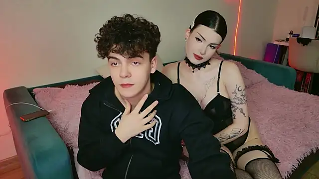 Snapshot of Alice18James chatting on 11-09-25, 04:49 Alice18James online show from 11-09-25, 04:49