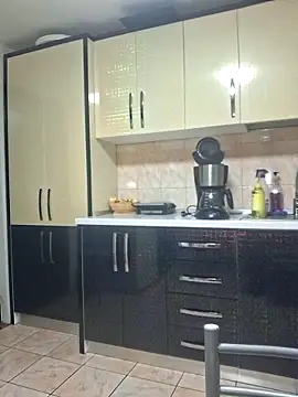 Fluturas2 online show from 10-18-25, 05:46