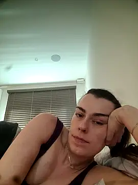 Snapshot of Carolinemiam chatting on 03-05-26, 11:50 Carolinemiam online show from 03-05-26, 11:50