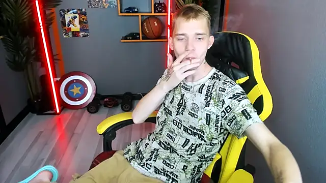 Snapshot of TimBlaks chatting on 11-09-25, 10:35 TimBlaks online show from 11-09-25, 10:35