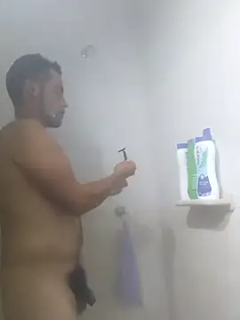 Snapshot of Zeus093387 chatting on 09-16-25, 02:45 Zeus093387 online show from 09-16-25, 02:45