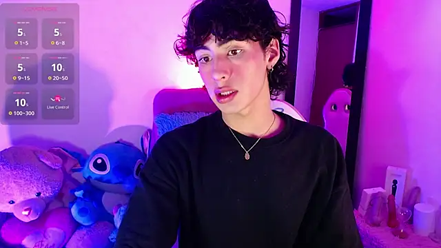 Snapshot of saanti_foxs chatting on 09-27-25, 02:27 saanti foxs online show from 09-27-25, 02:27