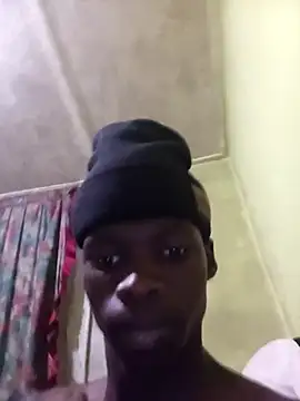 Snapshot of phumlanisanka chatting on 10-06-25, 08:39 phumlanisanka online show from 10-06-25, 08:39