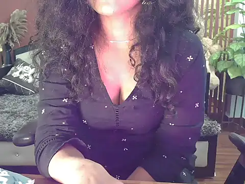 shaalu sharma online show from 12-18-25, 06:58