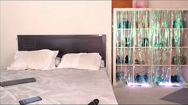 k4kendraxxx online show from 12-15-25, 10:30