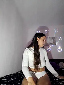 Snapshot of SweetViky chatting on 10-08-25, 08:01 SweetViky online show from 10-08-25, 08:01