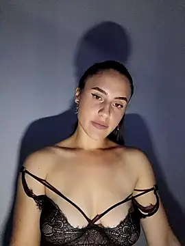 Snapshot of SweetViky chatting on 10-10-25, 05:23 SweetViky online show from 10-10-25, 05:23