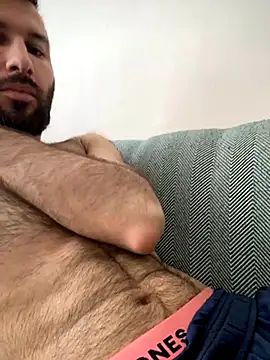 Snapshot of speddy34 chatting on 10-26-25, 10:10 speddy34 online show from 10-26-25, 10:10