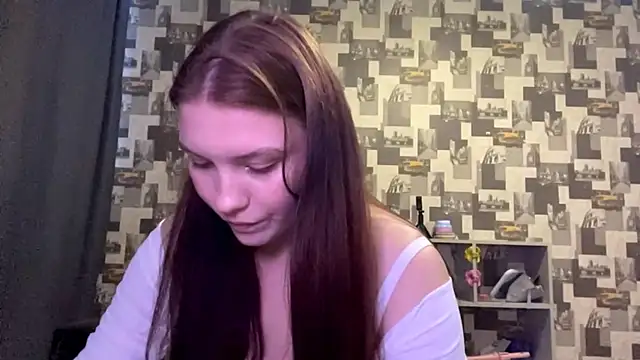 Snapshot of SwiiSweet chatting on 09-13-25, 04:07 SwiiSweet online show from 09-13-25, 04:07