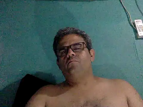 Snapshot of Katracho6969 chatting on 10-14-25, 04:24 Katracho6969 online show from 10-14-25, 04:24