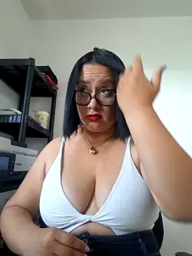 Snapshot of Milagros-hot chatting on 10-15-25, 01:22 Milagros-hot online show from 10-15-25, 01:22