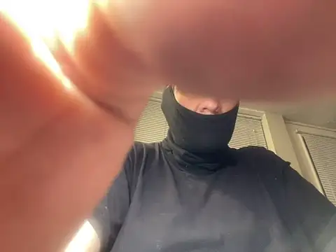 Snapshot of J3tbl4ck chatting on 10-08-25, 10:57 J3tbl4ck online show from 10-08-25, 10:57