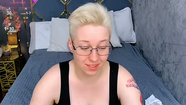 Snapshot of AlexandraGreen chatting on 11-02-25, 03:58 AlexandraGreen online show from 11-02-25, 03:58