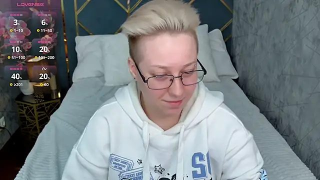 Snapshot of AlexandraGreen chatting on 11-29-25, 10:35 AlexandraGreen online show from 11-29-25, 10:35