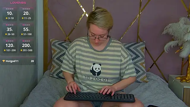 Snapshot of AlexandraGreen chatting on 02-26-26, 10:20 AlexandraGreen online show from 02-26-26, 10:20