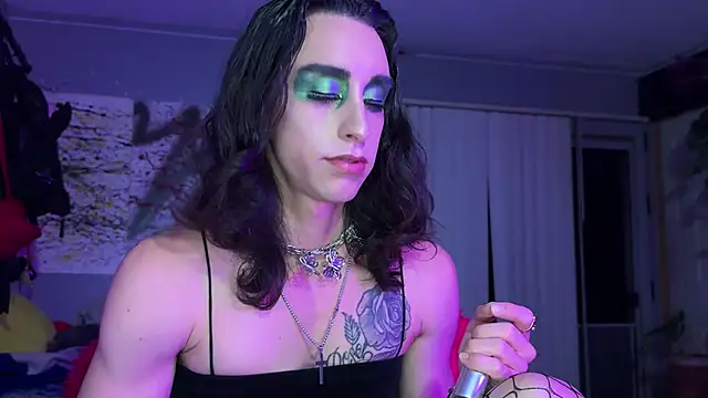 Snapshot of xoFrankie chatting on 09-25-25, 05:11 xoFrankie online show from 09-25-25, 05:11