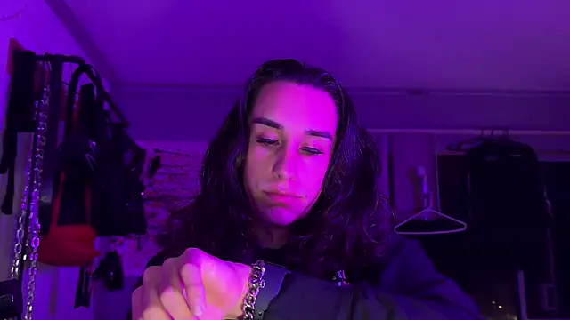 Snapshot of xoFrankie chatting on 10-29-25, 03:53 xoFrankie online show from 10-29-25, 03:53