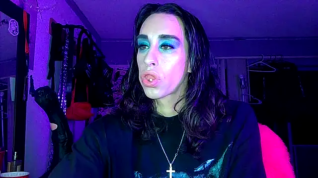 Snapshot of xoFrankie chatting on 10-30-25, 04:25 xoFrankie online show from 10-30-25, 04:25