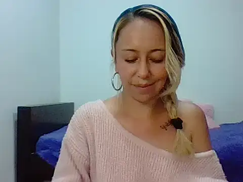 leah susman online show from 09-24-25, 02:04