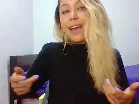 leah susman online show from 09-25-25, 01:53