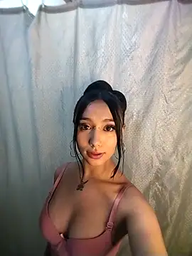 Snapshot of Ella_rr chatting on 09-10-25, 03:17 Ella rr online show from 09-10-25, 03:17