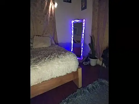 Snapshot of Ella_rr chatting on 10-23-25, 04:34 Ella rr online show from 10-23-25, 04:34