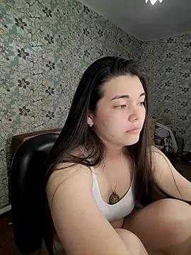 Snapshot of Albi_Glow chatting on 09-27-25, 06:35 Albi Glow online show from 09-27-25, 06:35