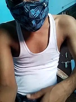 Snapshot of YourTarzan chatting on 09-23-25, 05:43 YourTarzan online show from 09-23-25, 05:43