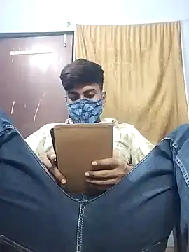 Snapshot of YourTarzan chatting on 10-09-25, 05:22 YourTarzan online show from 10-09-25, 05:22