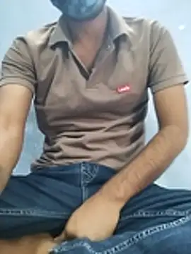 Snapshot of YourTarzan chatting on 10-18-25, 08:59 YourTarzan online show from 10-18-25, 08:59