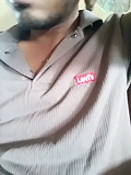 Snapshot of YourTarzan chatting on 10-25-25, 06:43 YourTarzan online show from 10-25-25, 06:43