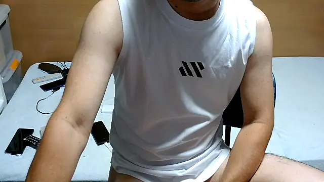 Snapshot of erosuke9 chatting on 09-09-25, 11:21 erosuke9 online show from 09-09-25, 11:21