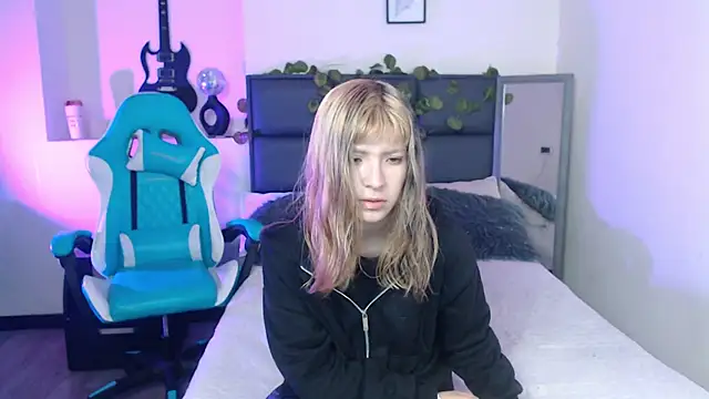 Amnesia  online show from 09-30-25, 01:27