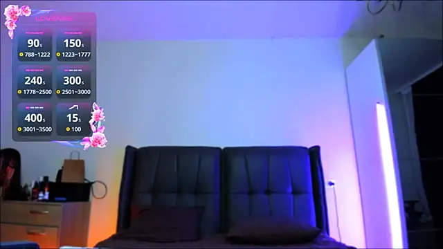 Veronica Larsson online show from 09-20-25, 04:52