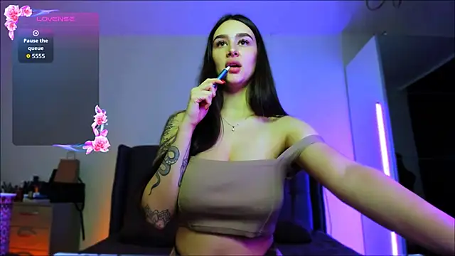 Veronica Larsson online show from 09-24-25, 05:16