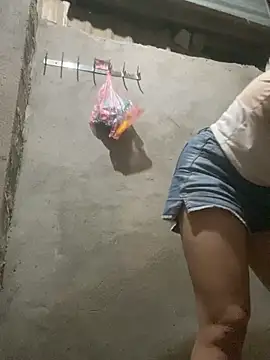 Snapshot of Dunmii chatting on 10-05-25, 05:17 Dunmii online show from 10-05-25, 05:17