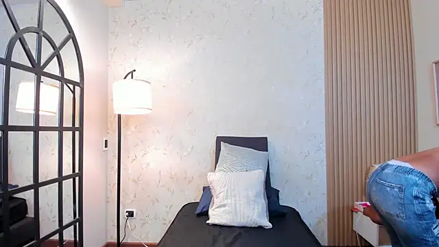 aliceandsia online show from 01-12-26, 04:23