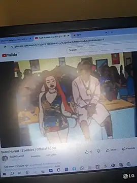 Snapshot of Hidden_African_Fruit chatting on 02-18-26, 06:59 Hidden African Fruit online show from 02-18-26, 06:59