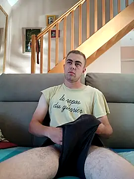 Snapshot of Aymeric35000 chatting on 09-11-25, 07:52 Aymeric35000 online show from 09-11-25, 07:52